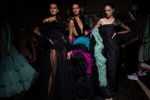 siriano-bks-g-rs20-1188.thumb.jpg.783d2e1f8cfda2943cb73937b477870a.jpg