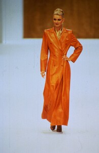 657254239_escada-ss-1998(2).thumb.jpg.216e8045545dfcc039709557529d5e54.jpg