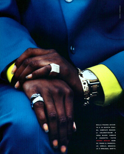 Lindbergh_Vogue_Italia_February_1991_07.thumb.png.0aee14d5f57693a959548860af36b71c.png