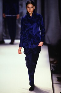 alberta-ferretti-fw-1997-9.thumb.jpg.39b5833b05ed86fa287e8145bde797f3.jpg