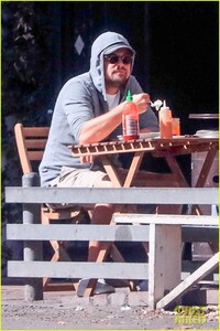 leonardo-dicaprio-enjoys-solo-lunch-before-meeting-up-with-camila-morrone-06.jpg