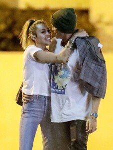 miley-cyrus-and-cody-simpson-night-out-in-studio-city-10-18-2019-13.jpg