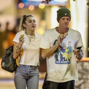 miley-cyrus-and-cody-simpson-night-out-in-studio-city-10-18-2019-8.jpg