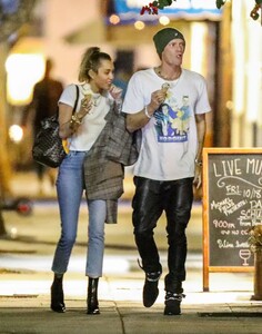 miley-cyrus-and-cody-simpson-night-out-in-studio-city-10-18-2019-9.jpg