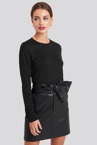 nakd_bow_detail_faux_leather_mini_skirt_1018-003949-0002_01j.thumb.jpg.f975b52353ef836ff04188ee8fda4c92.jpg