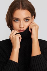 nakd_roll_neck_asymmetric_rib_sweater_1018-003605-3086_04g.thumb.jpg.a5710b3fd5912dc22c926c849046c96c.jpg