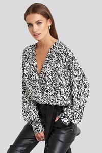 nakd_wrap_front_leopard_print_blouse_1018-003941-0141_01a.thumb.jpg.e595cb49a853df31d257c9a868da4f89.jpg