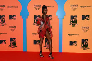 Leomie+Anderson+MTV+EMAs+2019+Red+Carpet+Arrivals+6I3Pg5WqXgYx.jpg