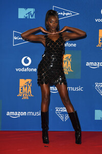 Leomie+Anderson+MTV+EMAs+2019+Winners+Room+haVVlRATIU3x.jpg