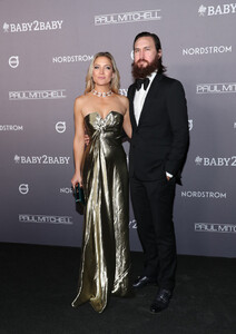 Kate+Hudson+2019+Baby2Baby+Gala+Presented+_t8KYi-W-mDx.jpg