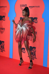 Leomie+Anderson+MTV+EMAs+2019+Red+Carpet+Arrivals+im2QGvtqfAnx.jpg