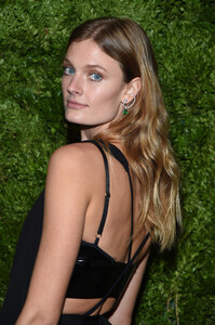 Constance+Jablonski+CFDA+Vogue+Fashion+Fund+9ChwHnK1kIYx.jpg