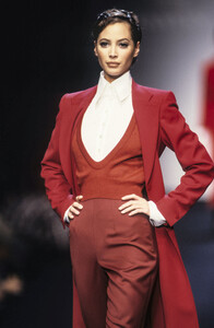 964028412_Lanvin1993WomenRTW72.thumb.jpg.8c089f8fbbd4a91d4aad6349d2f0f3ee.jpg