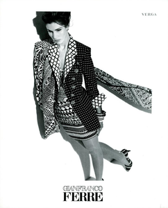 Barbieri_Gianfranco_Ferre_Spring_Summer_1991_05.thumb.png.90d45998fa79952621c2d897e2ac949f.png