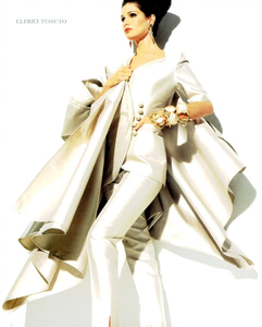 Barbieri_Gianfranco_Ferre_Spring_Summer_1991_12.thumb.png.a71bd13bff6a7b92cbd97e6cbb9936d3.png