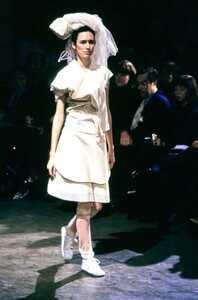 COMME-DES-GARCONS-SPRING-1998-RTW-10-CN10043440.jpg