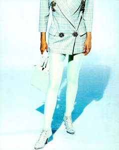 Lindbergh_Couture_Alma_Spring_Summer_1991_03.thumb.png.37607989eba5779bf1dc6d04635154bb.png