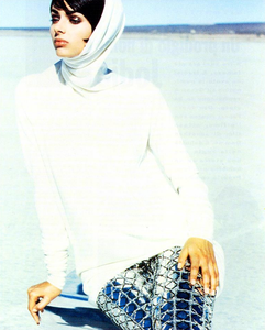 Lindbergh_Prada_Spring_Summer_1991_14.thumb.png.8163b29e9373423297c1723fd6dda28f.png