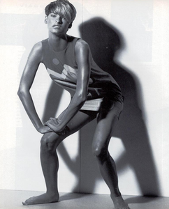 Meisel_Alberta_Ferretti_Spring_Summer_1991_04.thumb.png.b267541d7594254f6eaaa6658ff45862.png