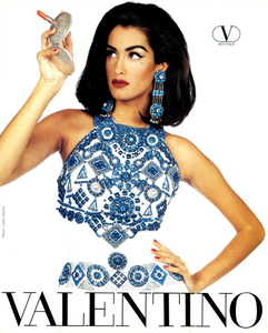 Meisel_Valentino_Spring_Summer_1991_02.thumb.png.7ec7e668c165c0d26cb8d170345b8063.png