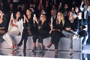 irina-shayk-sarah-jessica-parker-and-chiara-ferragni-intimissimi-show-in-verona-10-29-2019-8.jpg