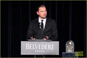 leonardo-dicaprio-honors-martin-scorsese-at-santa-barbara-film-festival-01.jpg