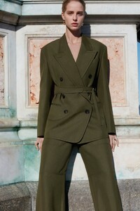 00030-SALVATORE-FERRAGAMO-Pre-Fall-2020.thumb.jpg.518122a5bbfd50cc228fe9300404494d.jpg