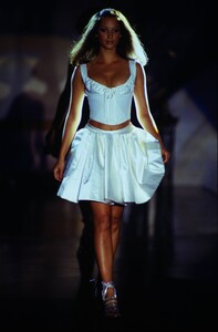 104223609_versace-hc-fw-1994(8).thumb.jpg.53d0d215aef56c3f312d2c0a1a99c7b3.jpg