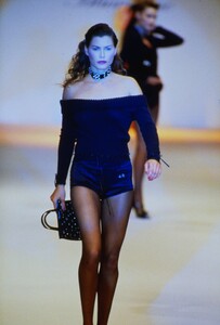 1593063053_blumarine-ss-1995(1).thumb.jpg.7e8792e4d0ceabecc7d0ed6b527848bc.jpg