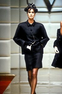 195805388_Valentino1995HauteCouture71.thumb.jpg.34b099e076c5e1765f22f4784a7140f9.jpg