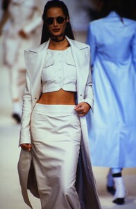 351809132_karl-lagerfeld-ss-1993(3).thumb.jpg.1979667c3290d55f61be160b6eaf83a0.jpg