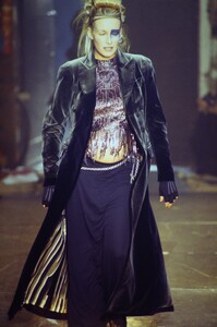 460466615_JeanPaulGaultier1995Fall(6).thumb.jpg.5b1164a13503ff1458b8b8b0a33f6791.jpg