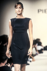 648328406_PierreBalmain1994WomenRTW58.thumb.jpg.39f17423e2821e239abe5a339c576cb2.jpg