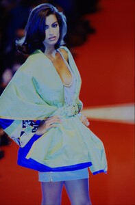 67371834_versace-hc-fw-1991(4).thumb.jpg.0f20846b4e7049c79314eb5afd9c9268.jpg