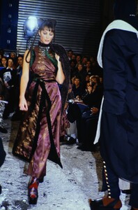 685372733_JeanPaulGaultier1994Fall(3).thumb.jpg.461d017b5c756a855c3a3a65ab0c4bf8.jpg