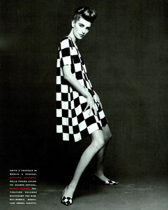 Anderson_Vogue_Italia_March_1991_06.thumb.png.87f93e237fb4a1ce53767fafe1c5d812.png