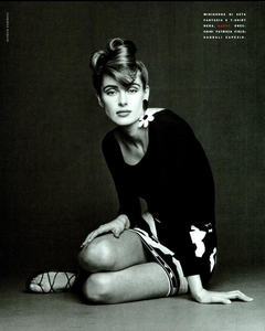 Anderson_Vogue_Italia_March_1991_07.thumb.png.f3914cb9c8a6cccdf13b538fff36bfd8.png