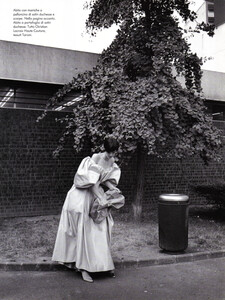 Ball_Gowns_Borthwick_Vogue_Italia_September_1995_10.thumb.jpg.03302a067cdbb3daea9772e5b681c17b.jpg