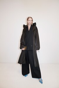 Bottega-Veneta-PF20_LOOK-20_W.thumb.jpg.6f1eddd59d5fe9c048e1259e688004c3.jpg