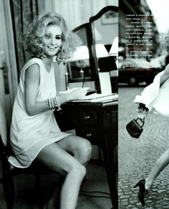 Charming-Lady-Demarchelier-Vogue-Italia-March-1991-03.thumb.png.89f9a81e957bdccb9598d188ea7e6fcf.png