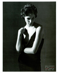 Meisel_Vogue_Italia_March_1991_02.thumb.png.74c555384a896488953b7e8c51ccdd3d.png