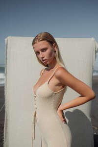 Veronika_Pagan_polina_malinovskaya_Rica_Jumpsuit_3.thumb.jpg.27b80b6415f5812be6499a7ea9434992.jpg