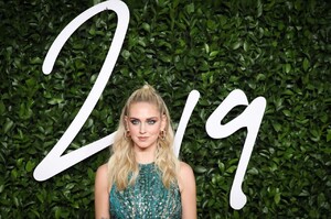 chiara-ferragni-fashion-awards-2019-red-carpet-in-london-1.jpg