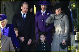 kate-middleton-christmas-outfit-choice-11.jpg