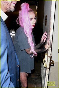 lady-gaga-grove-december-2019-01.jpg