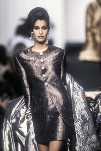 pierre-balmain-fw-1991-3.thumb.jpg.c473379ec62ca872bc4945b67349bfba.jpg