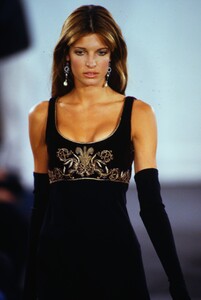 ralph-lauren-fw-1993.thumb.jpg.9ebca6c9f726bbef1f05080d2ecf2ea8.jpg