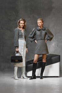 00004-fendi-pre-fall-2020.thumb.jpg.f20b4ec2b56515dbf9bb41b93f12f8f7.jpg