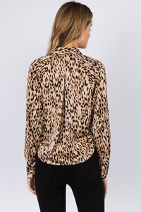 0004718_leopard-deep-v-crop-top.jpeg