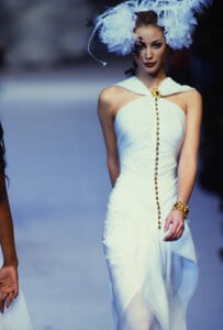 1024253482_chanel-hc-ss-1992(23).thumb.jpg.703ef6d8d6bc72d9c7399002a9867369.jpg